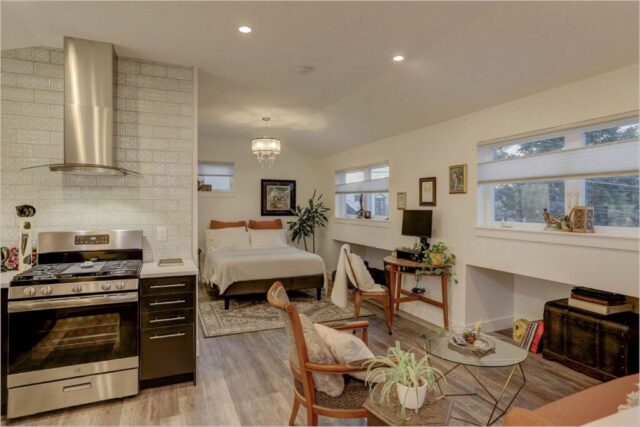 3813 Gilpin Street_LivingA